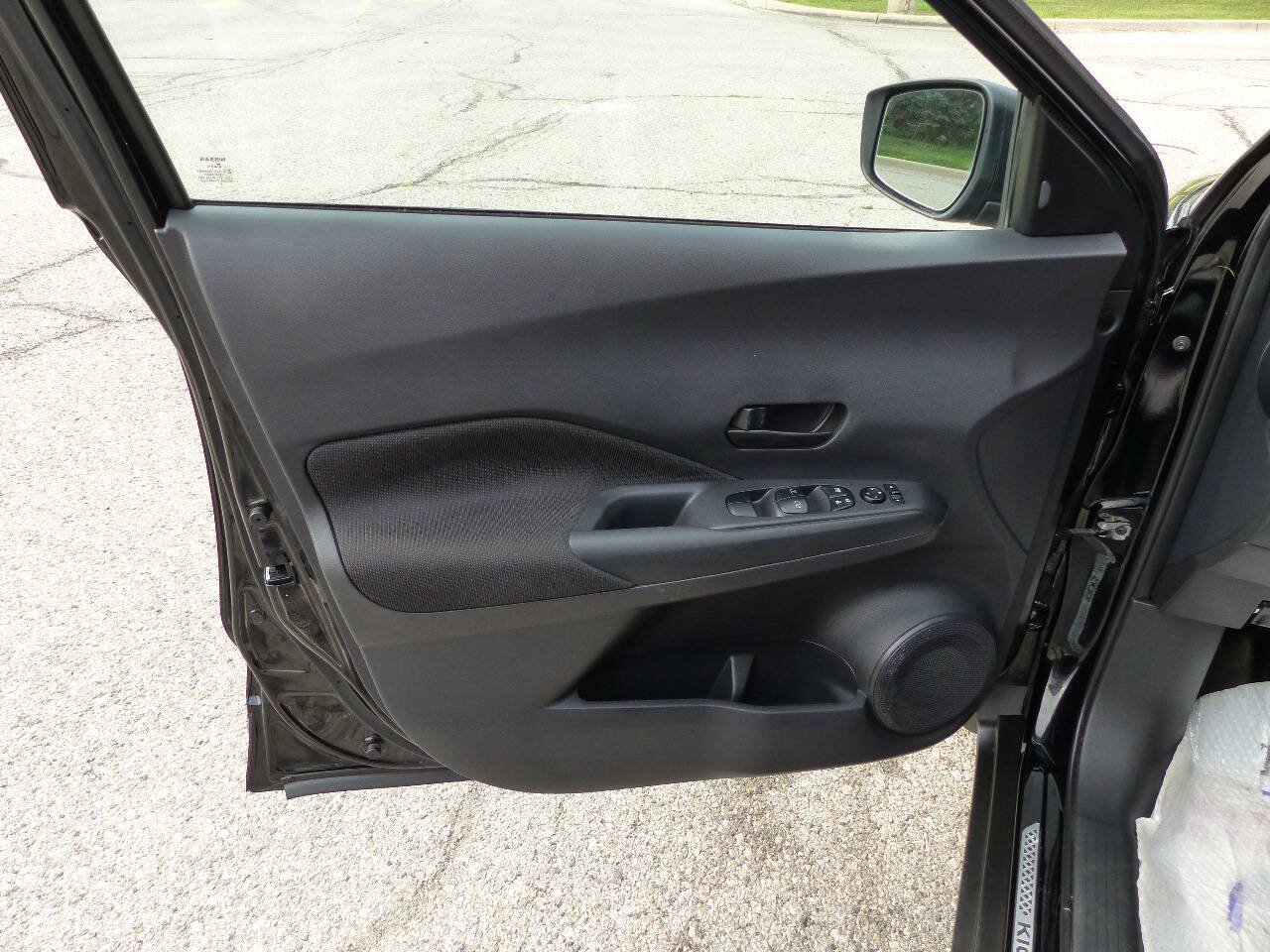 Used 2024 Nissan Kicks S FWD image 17