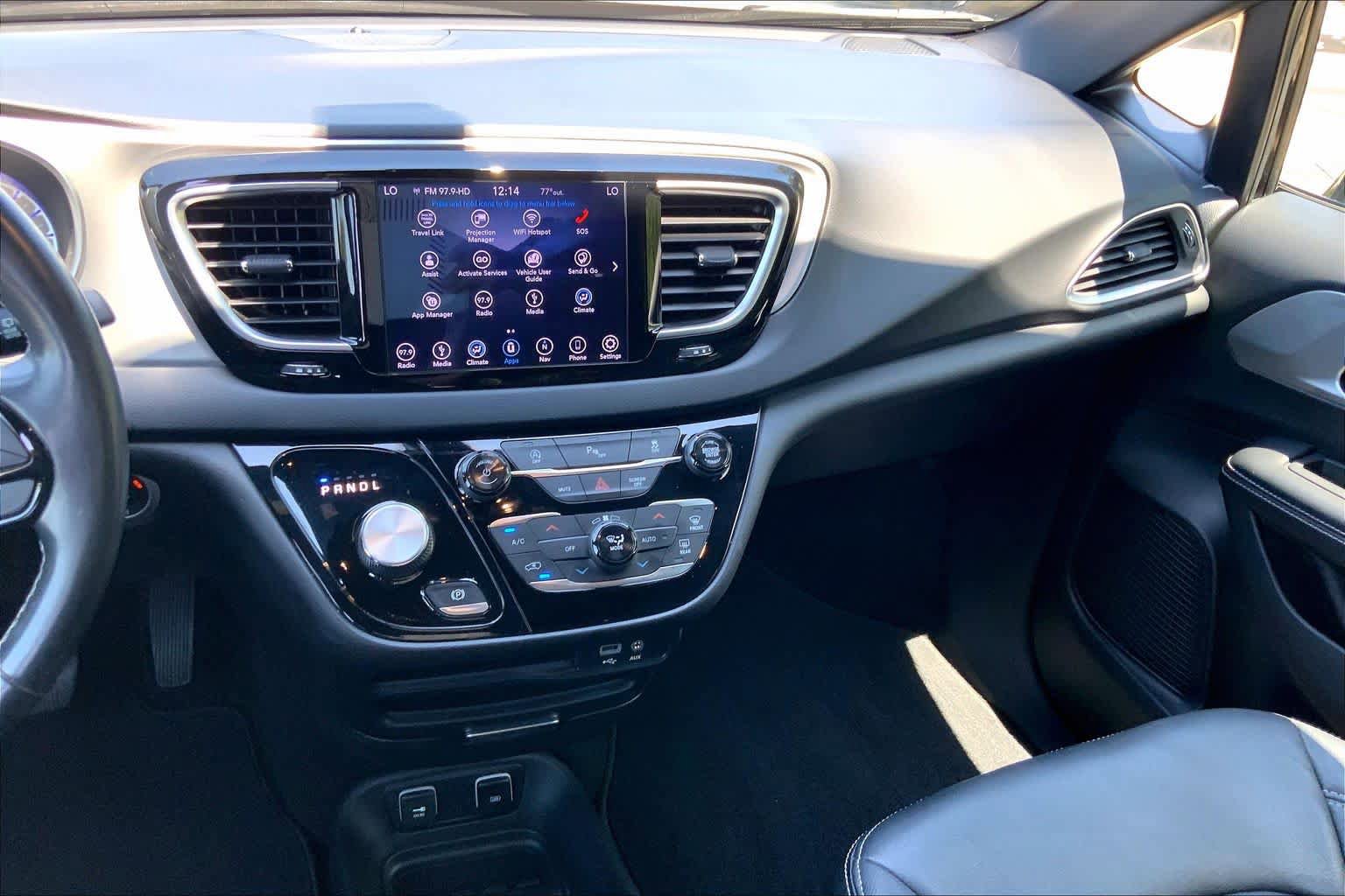 Used 2019 Chrysler Pacifica Touring Plus w/ S Appearance Package FWD image 7