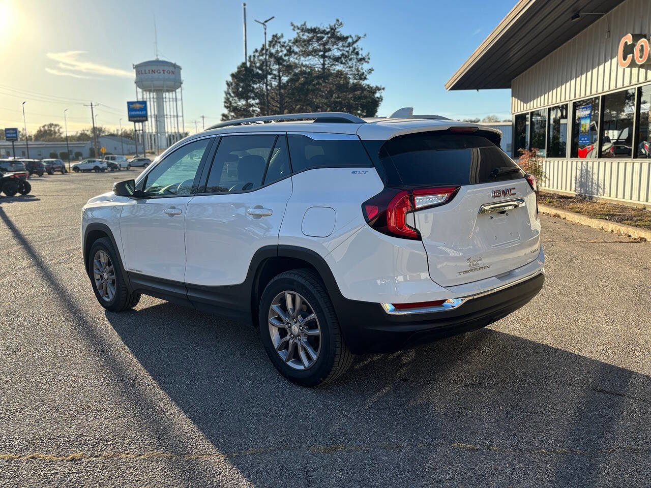 Used 2024 GMC Terrain SLT image 6