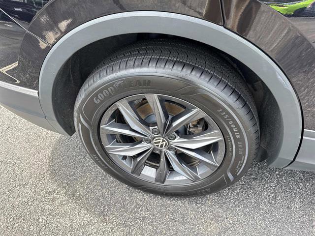 Used 2022 Volkswagen Tiguan SE image 10