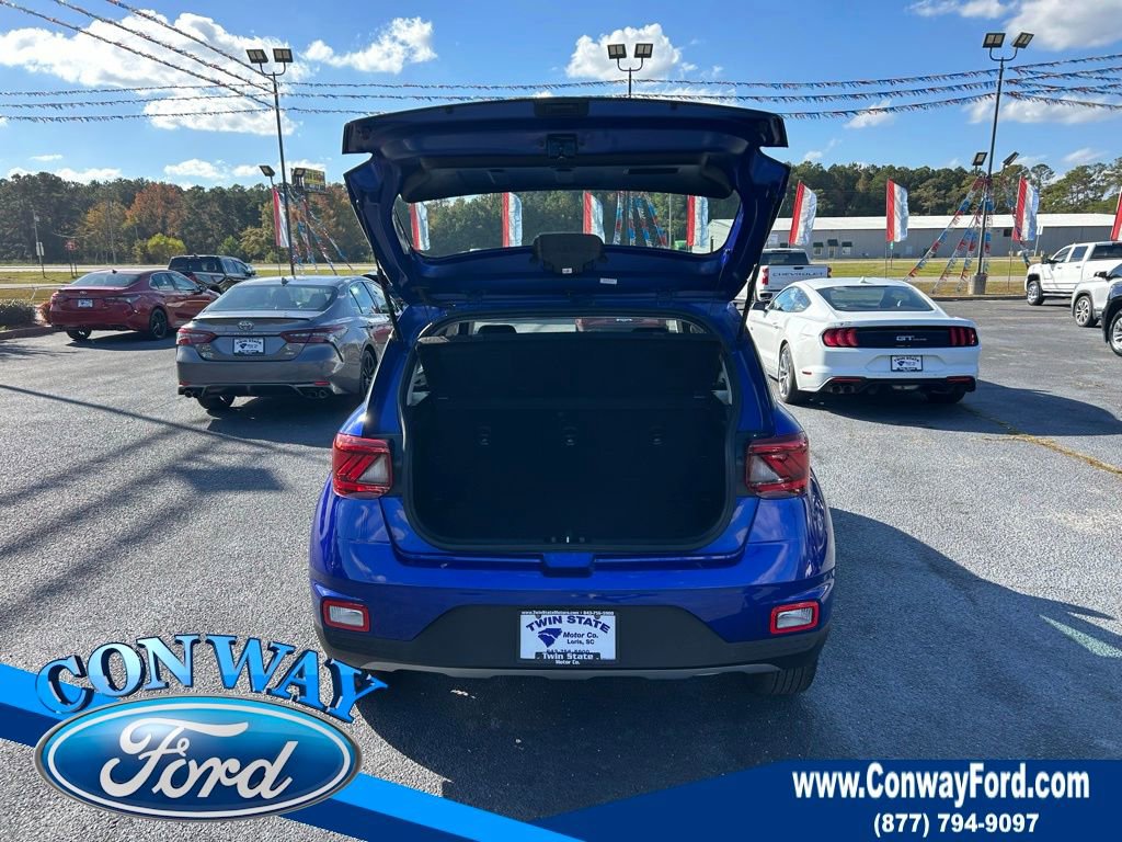 Used 2024 Hyundai Venue SEL image 8