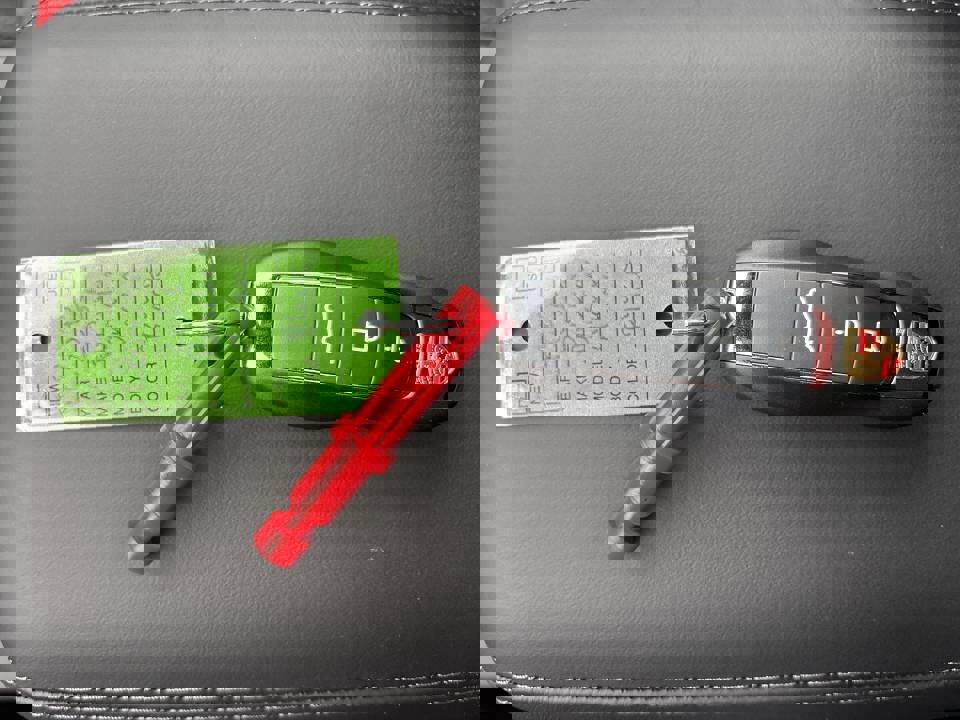 Certified 2026 Porsche Macan image 25