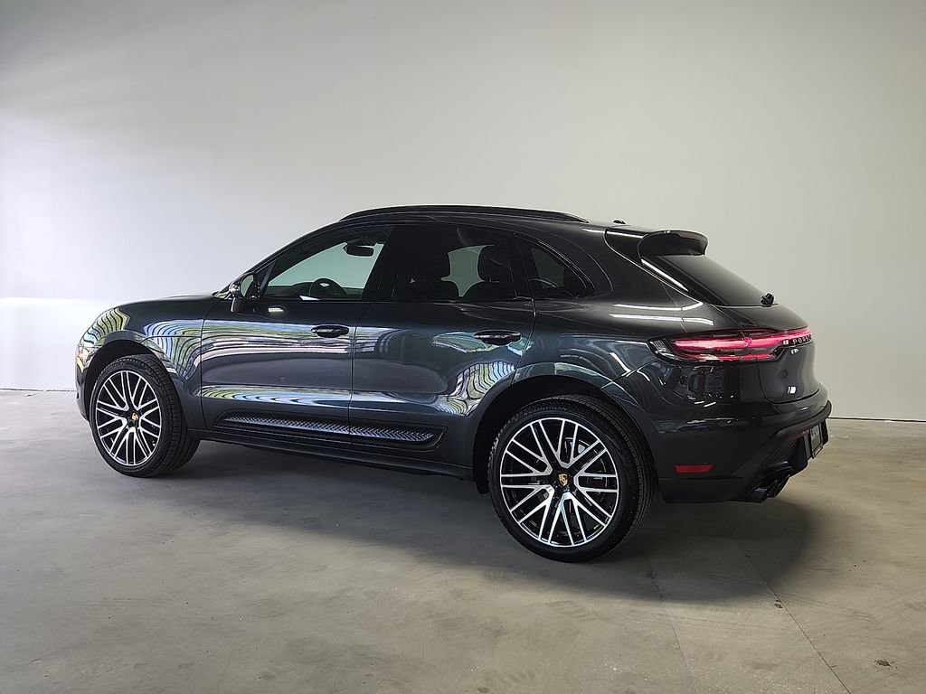 Certified 2026 Porsche Macan AWD/4WD image 3