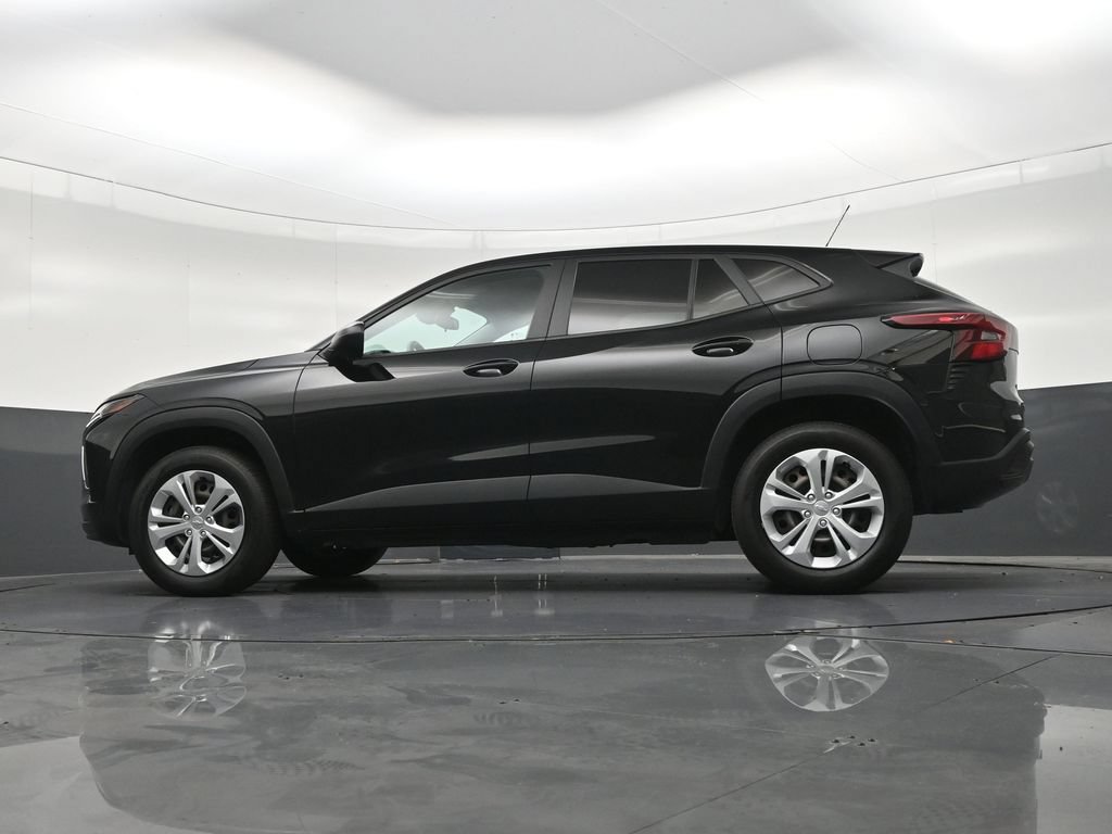 Used 2024 Chevrolet Trax LS FWD image 24