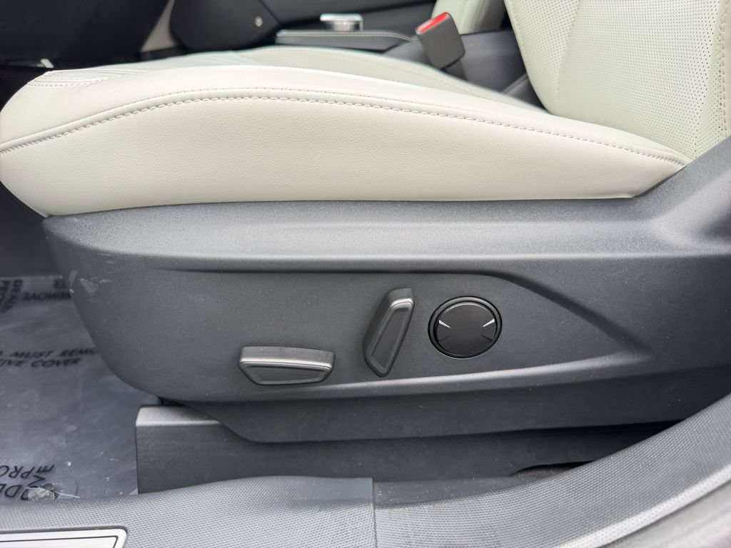 Used 2022 Ford Mustang Mach-E Premium RWD image 17
