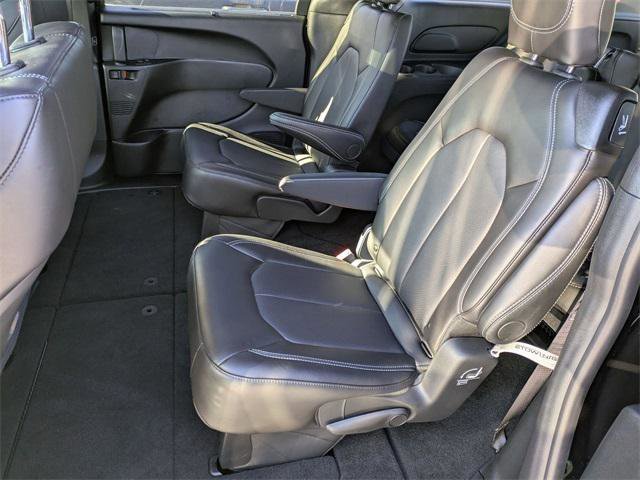 Certified 2026 Chrysler Pacifica Select image 23