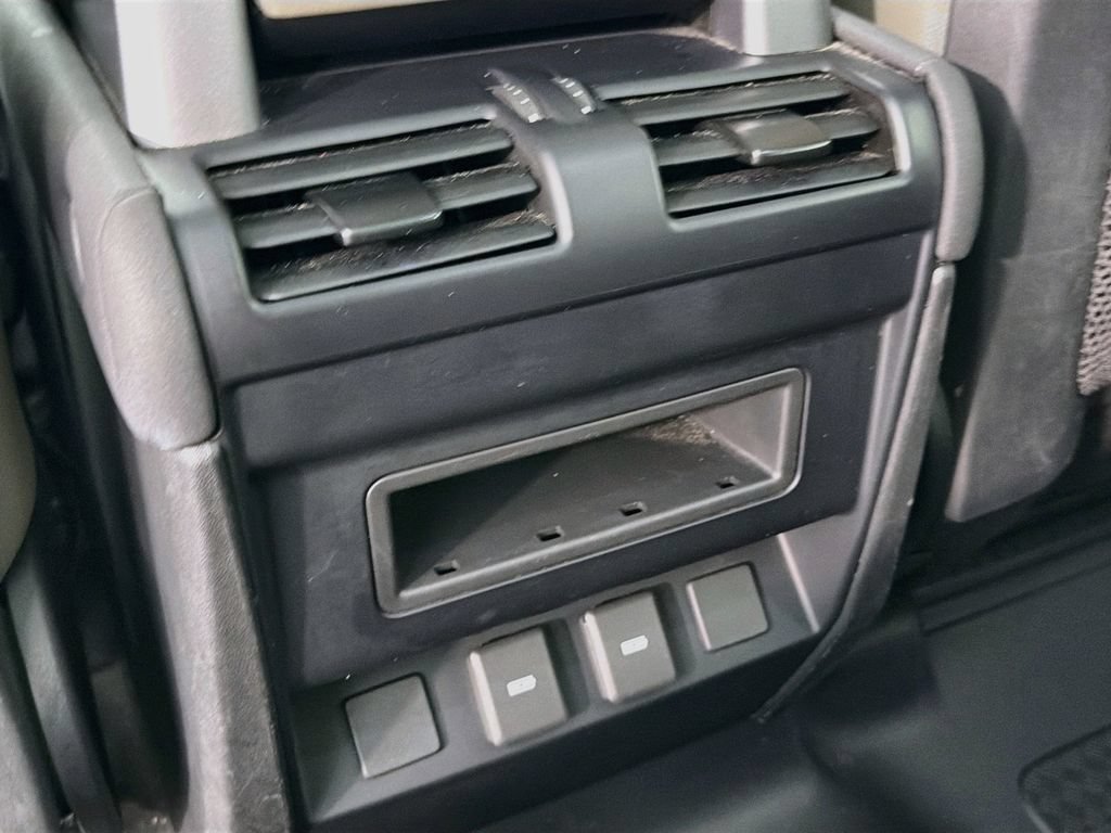 Certified 2023 Land Rover Defender 110 SE AWD/4WD image 27