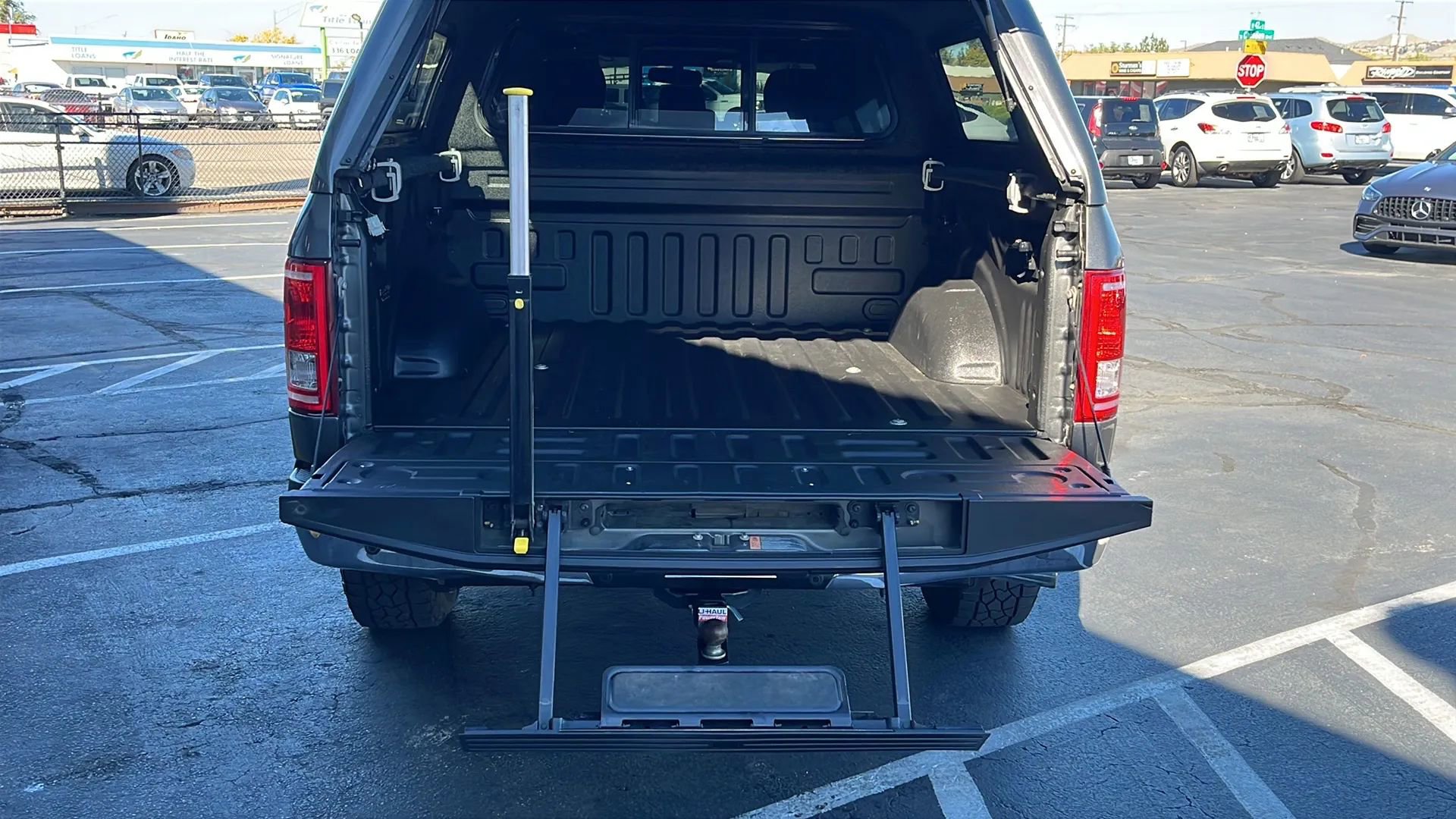 Used 2017 Ford F150 XLT w/ Equipment Group 302A Luxury image 6