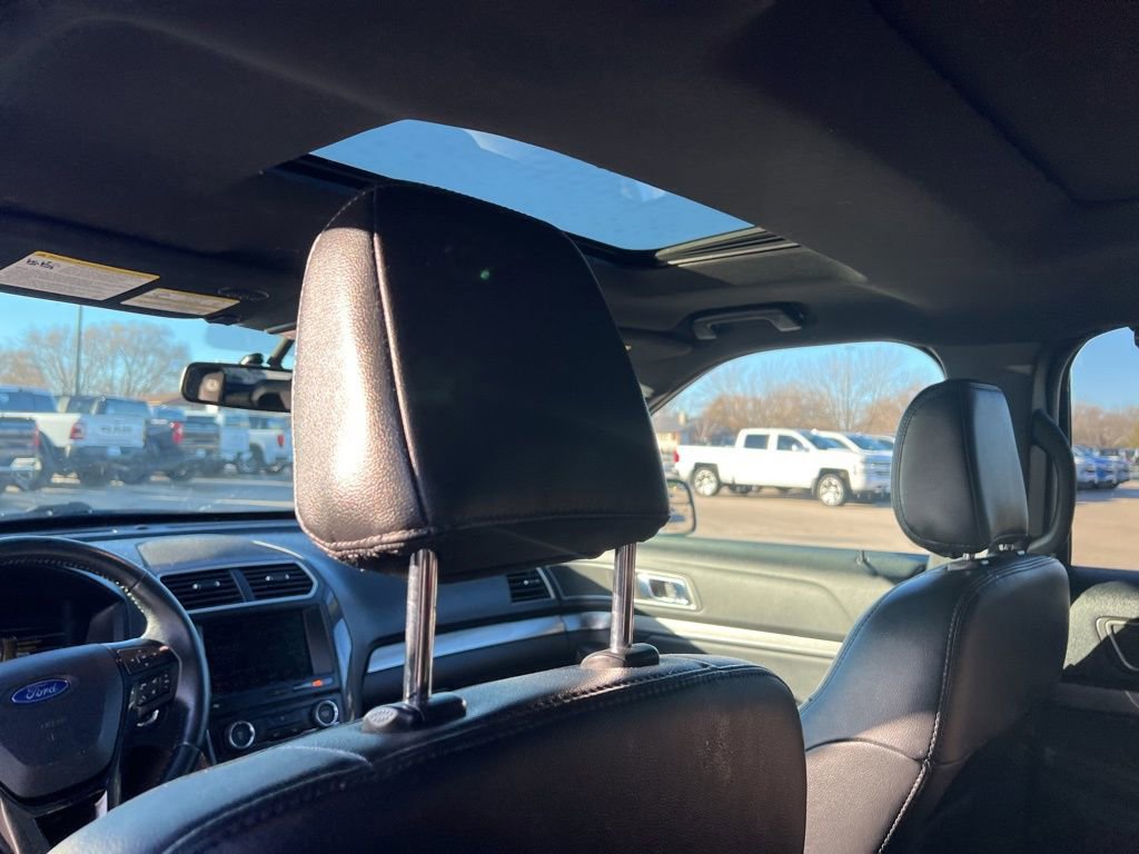 Used 2018 Ford Explorer XLT w/ Equipment Group 202A image 27