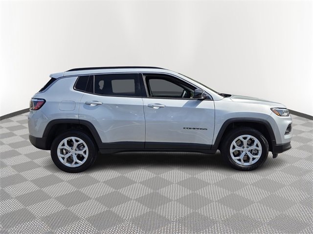 Used 2024 Jeep Compass Latitude image 7