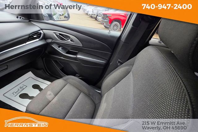Used 2023 Chevrolet Traverse LT FWD image 11