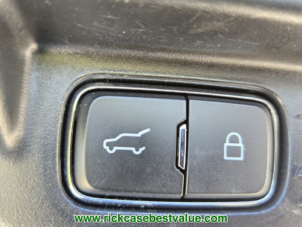 Used 2021 Ford Explorer Limited w/ Equipment Group 301A RWD image 15