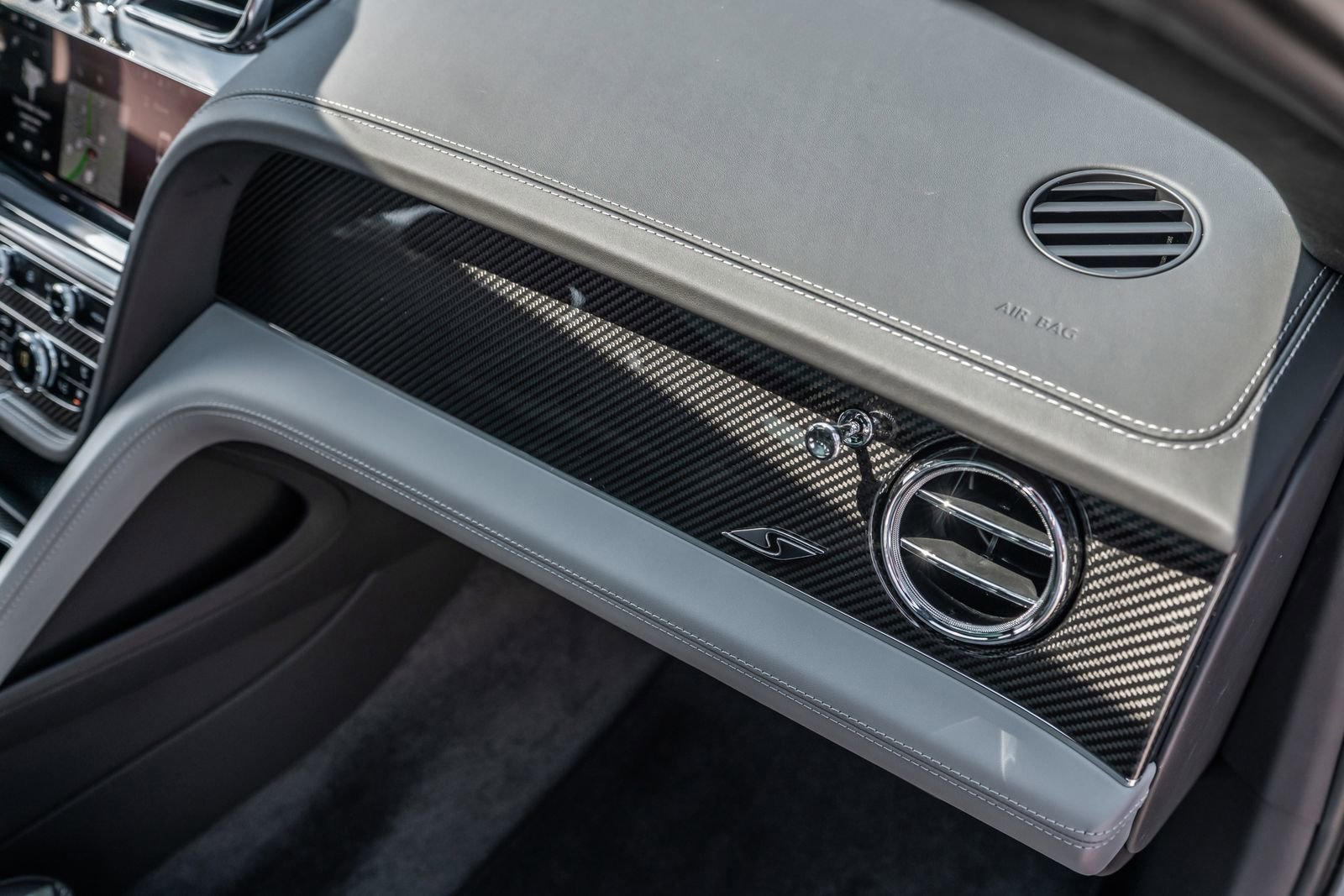 New 2025 Bentley Bentayga image 61