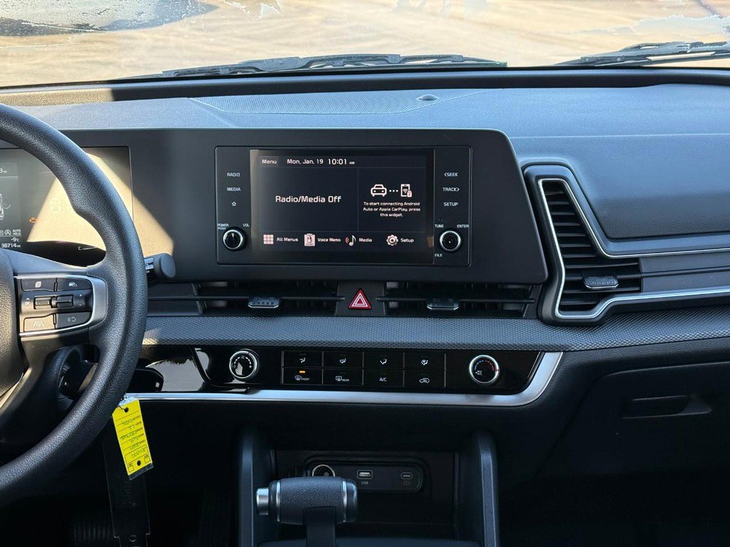 Used 2024 Kia Sportage LX image 15