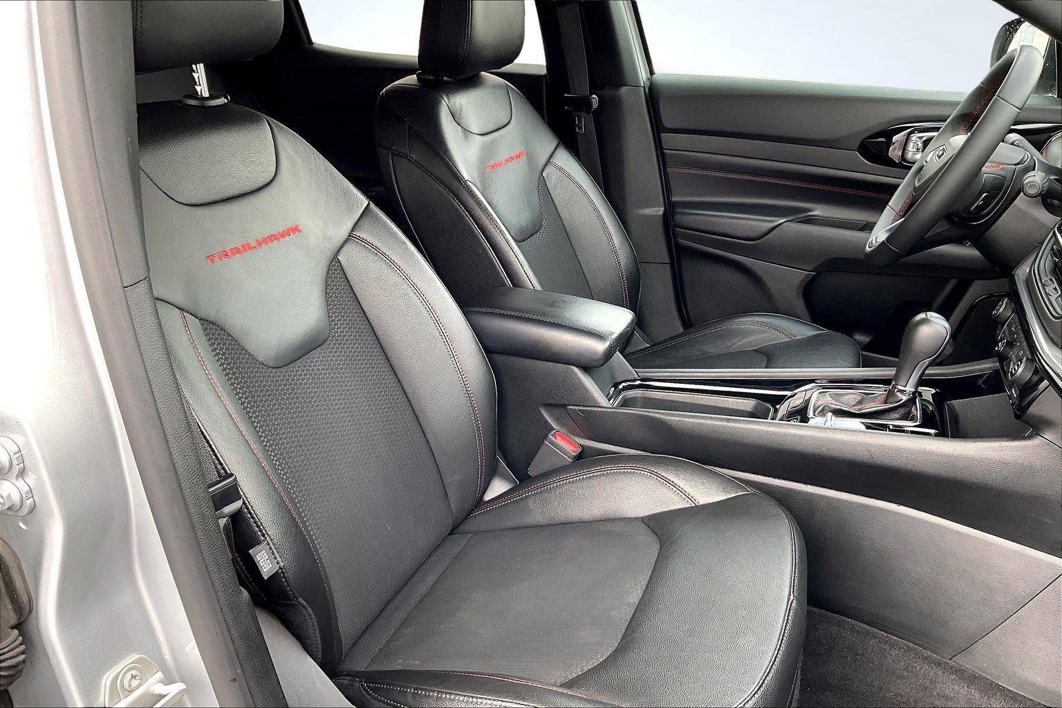 Used 2024 Jeep Compass Trailhawk image 8