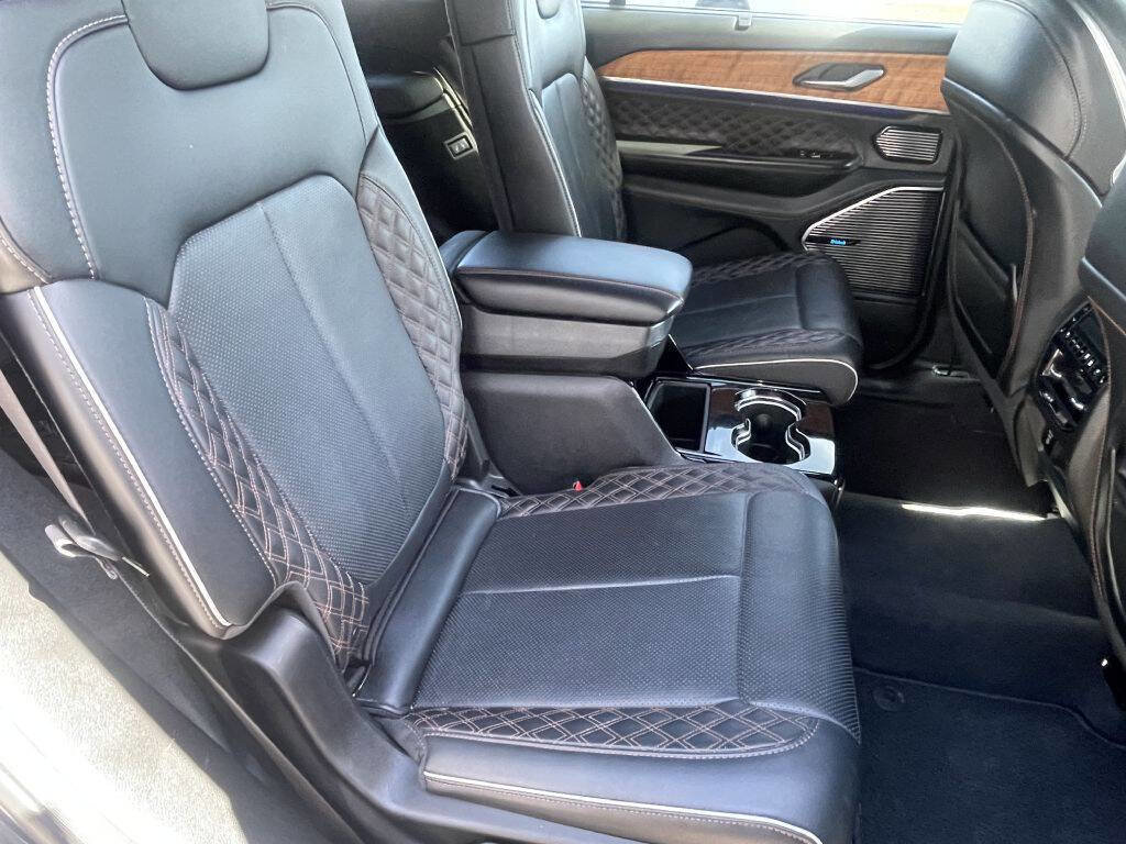 Used 2023 Jeep Grand Cherokee L Summit image 19