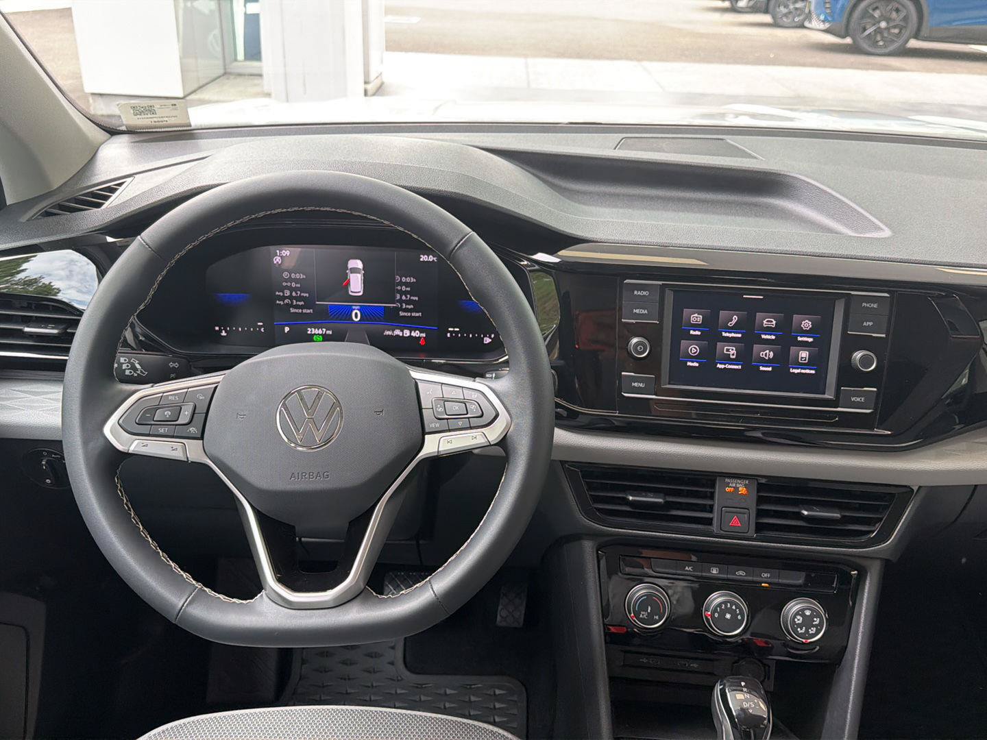Certified 2024 Volkswagen Taos S FWD image 17