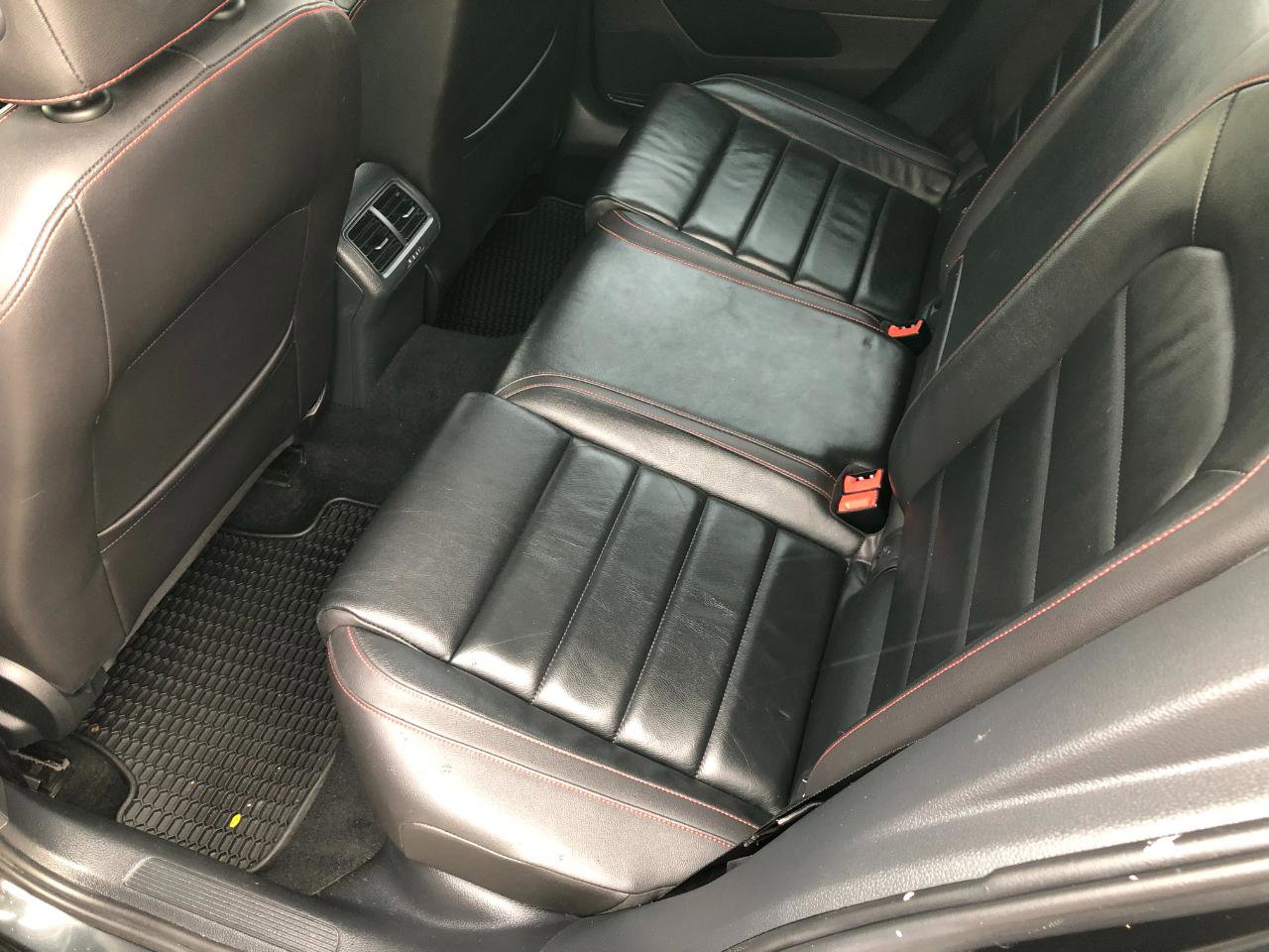 Used 2015 Volkswagen GTI SE FWD image 31