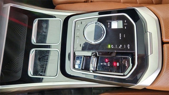 Used 2023 BMW 740i w/ Executive Package image 48