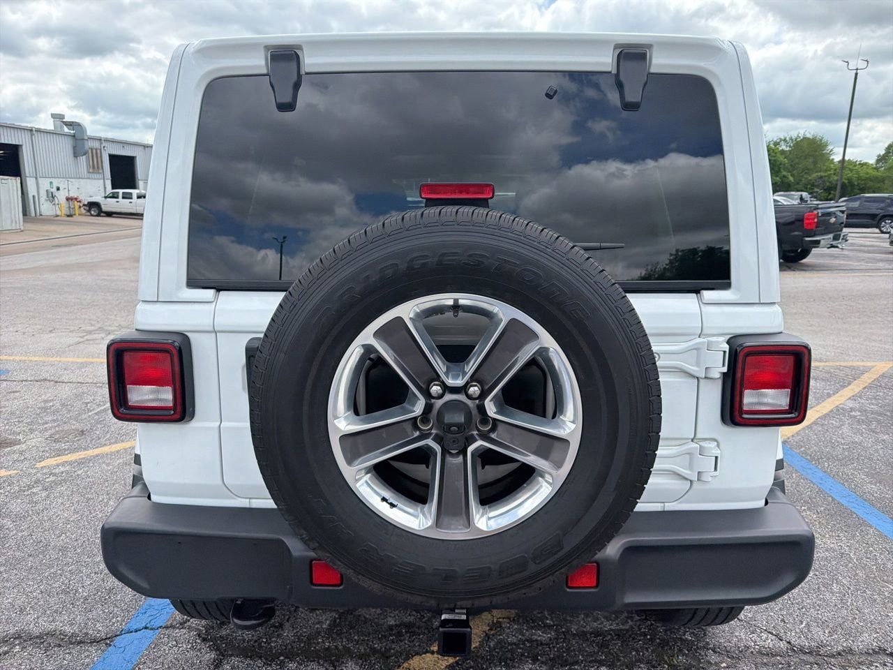 Used 2020 Jeep Wrangler Unlimited Sahara w/ Uconnect 4C Nav & Sound Group AWD/4WD image 6