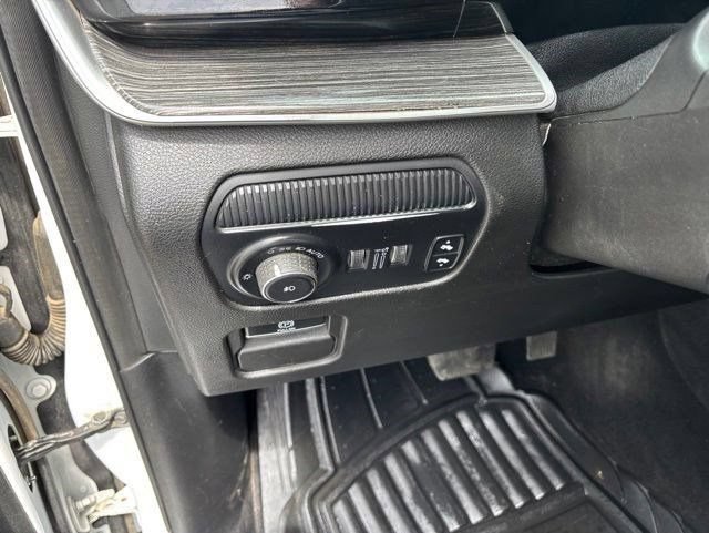 Used 2022 Jeep Wagoneer Series III w/ Premium Group I AWD/4WD image 20