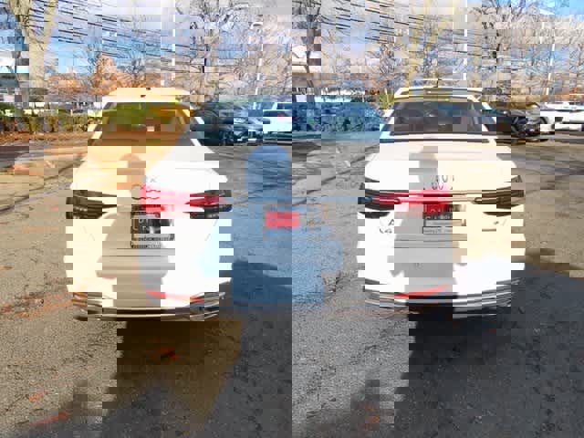 Used 2022 Audi A4 2.0T Premium Plus w/ Premium Plus Package image 5