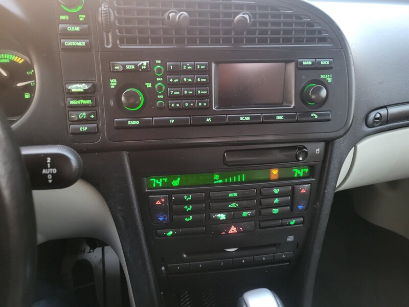 Used 2004 Saab 9-3 Arc FWD image 16