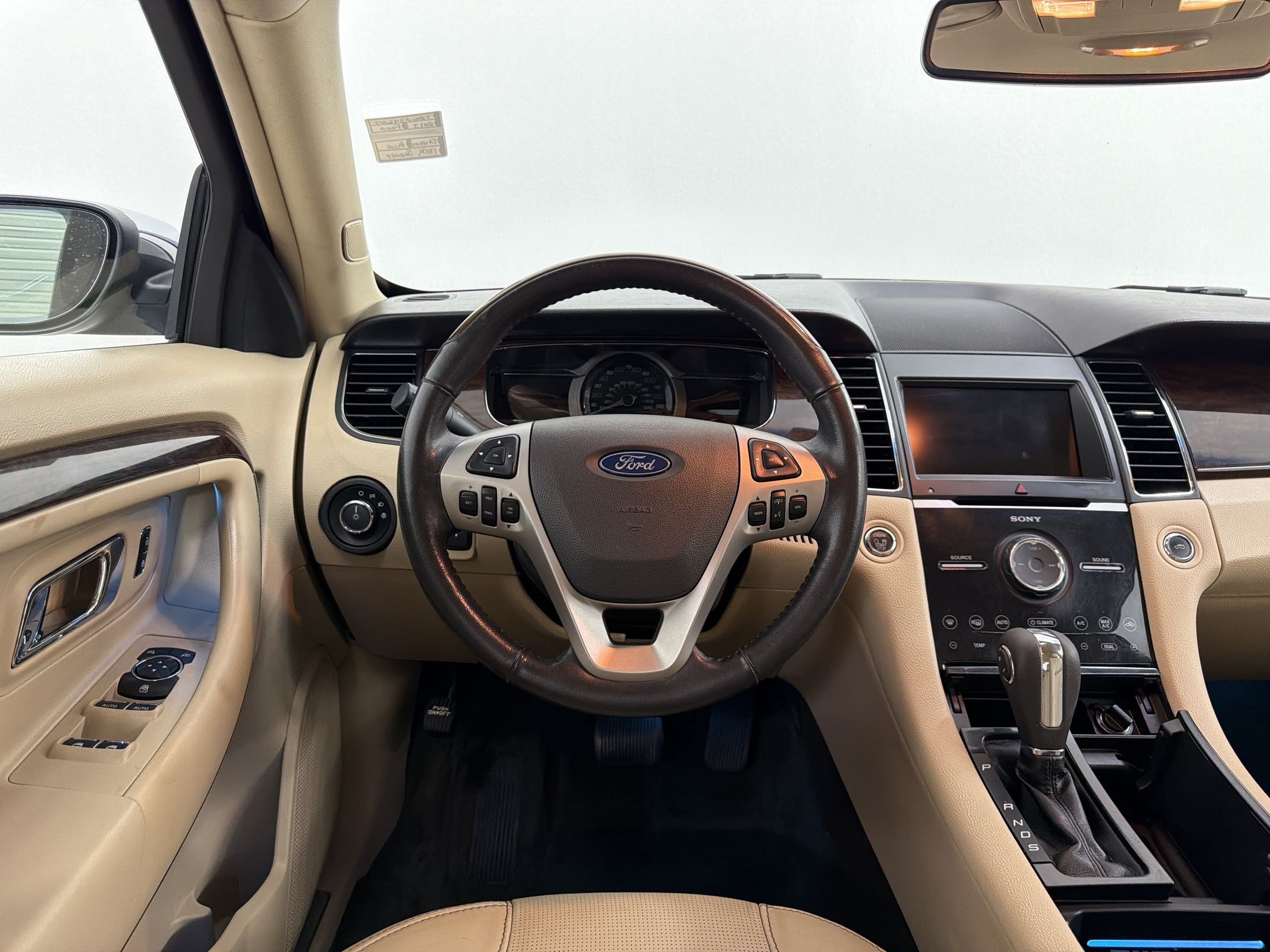 Used 2013 Ford Taurus Limited FWD image 30