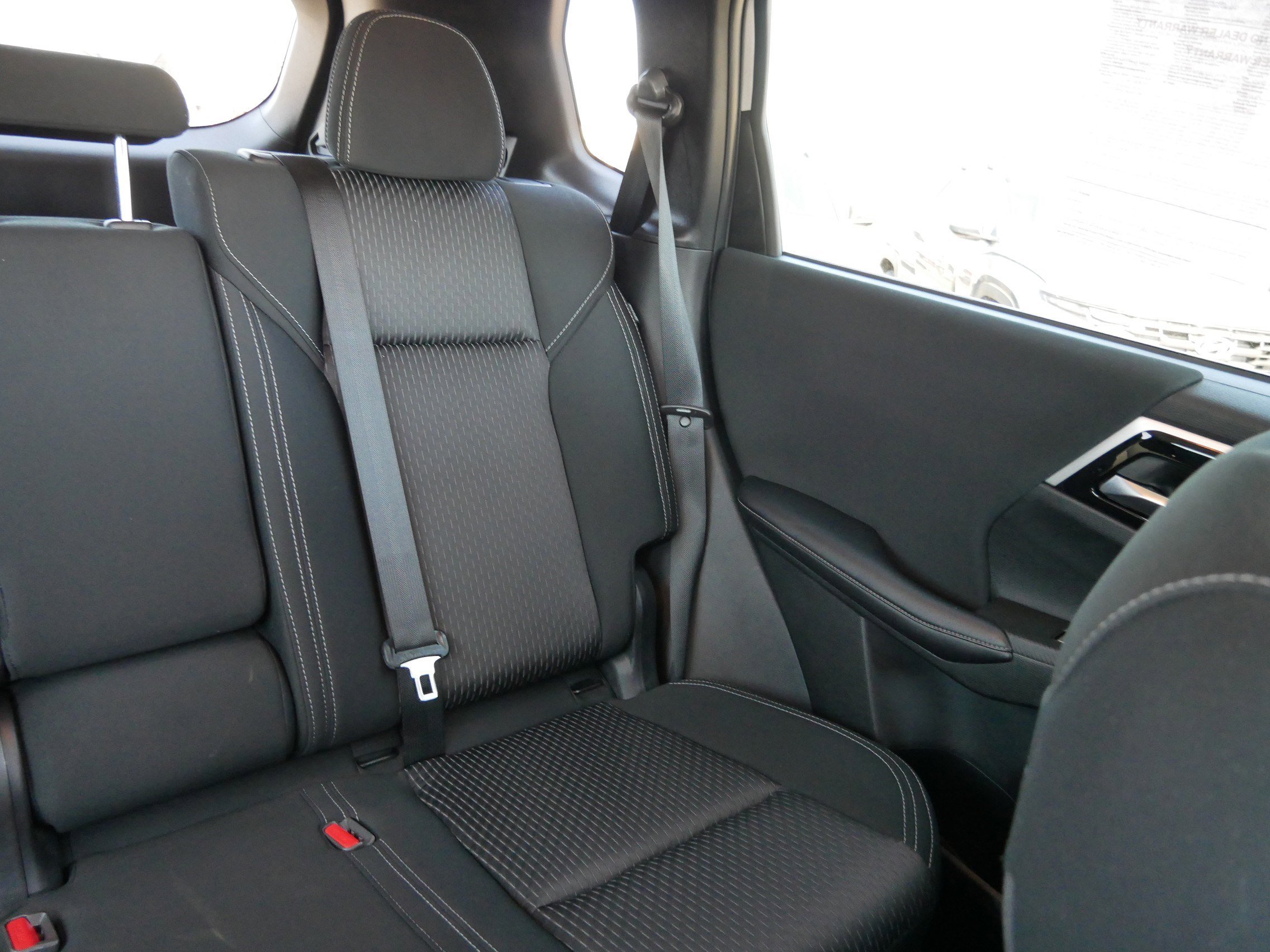 Used 2022 Mitsubishi Outlander ES image 14