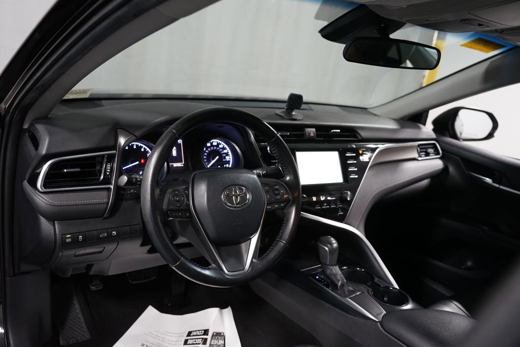 Used 2018 Toyota Camry SE image 11