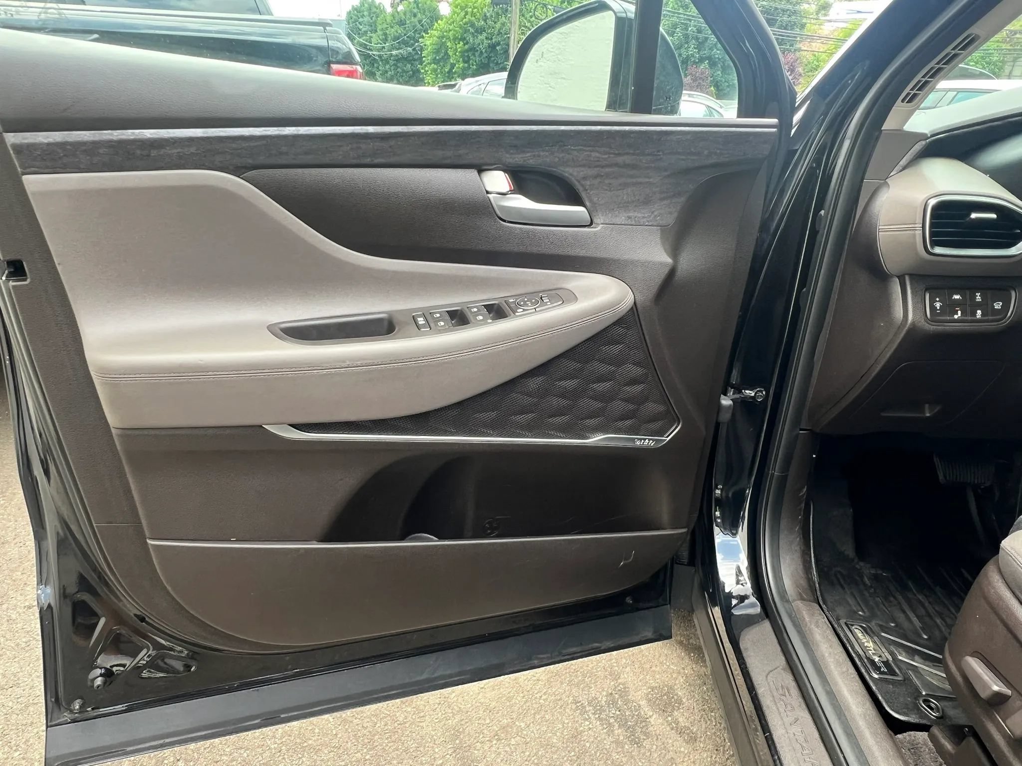Used 2019 Hyundai Santa Fe SEL w/ Cargo Package AWD/4WD image 12