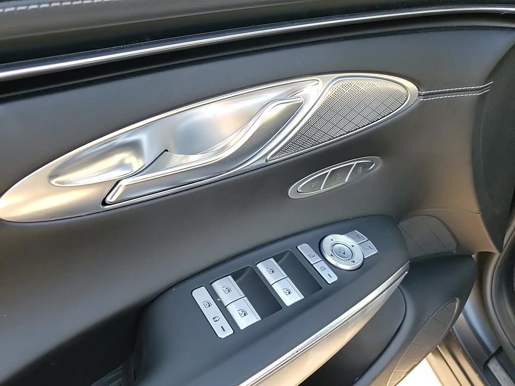 Used 2023 Genesis GV70 3.5T Sport w/ Sport Advanced Package image 9