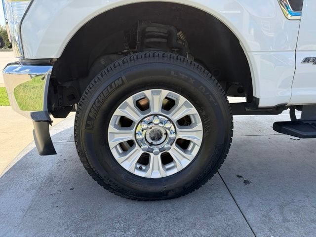 Certified 2020 Ford F250 XLT w/ FX4 Off-Road Package AWD/4WD image 4