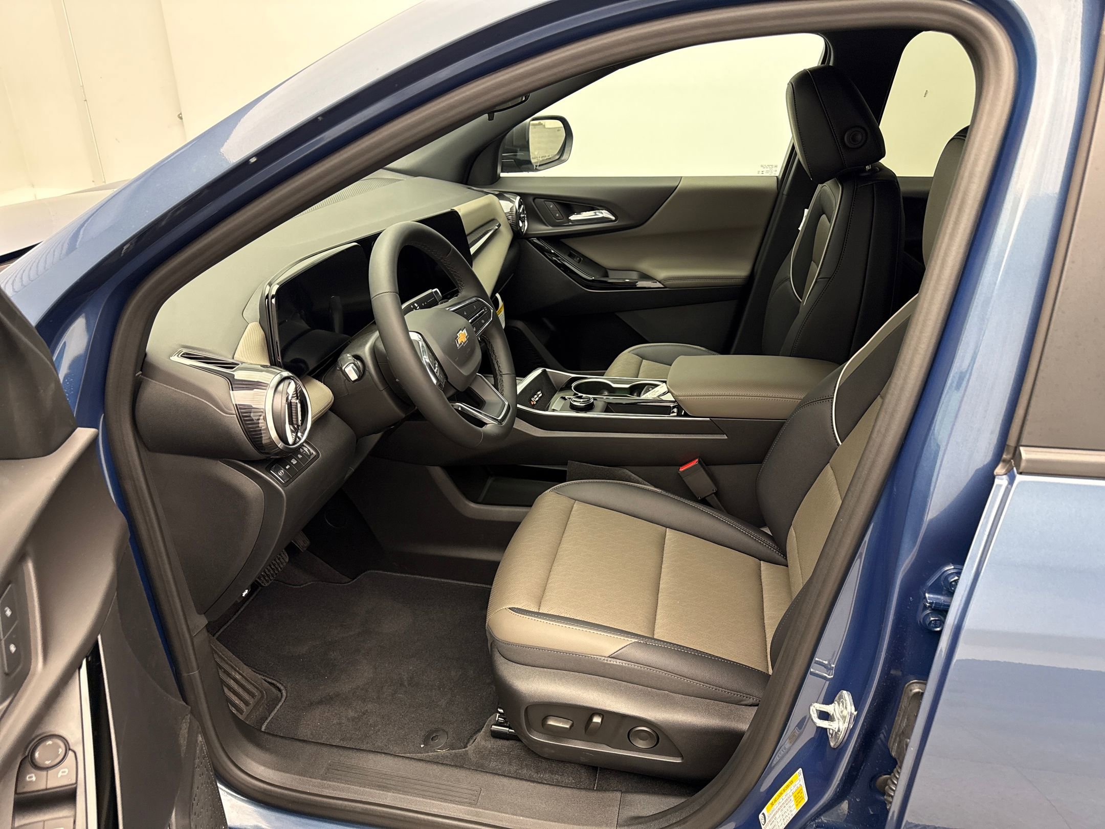 New 2026 Chevrolet Equinox LT w/ Convenience Package II image 5