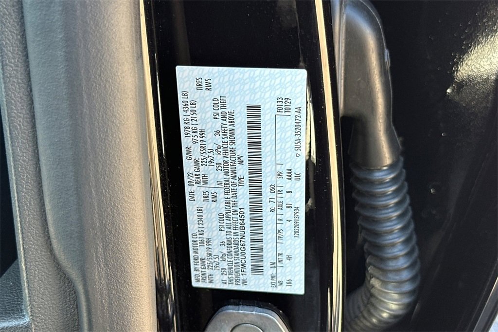 Used 2022 Ford Escape SE w/ SE Sport Appearance Package image 31