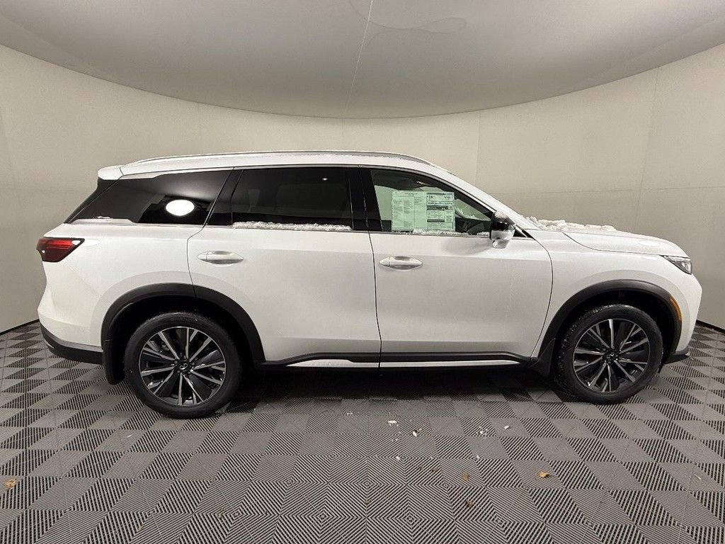 New 2026 INFINITI QX60 Sport image 2