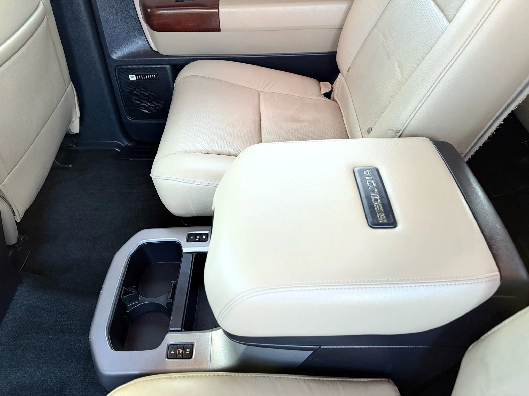 Used 2015 Toyota Sequoia Platinum image 18