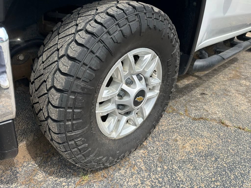 Used 2020 Chevrolet Silverado 2500 LT AWD/4WD image 9
