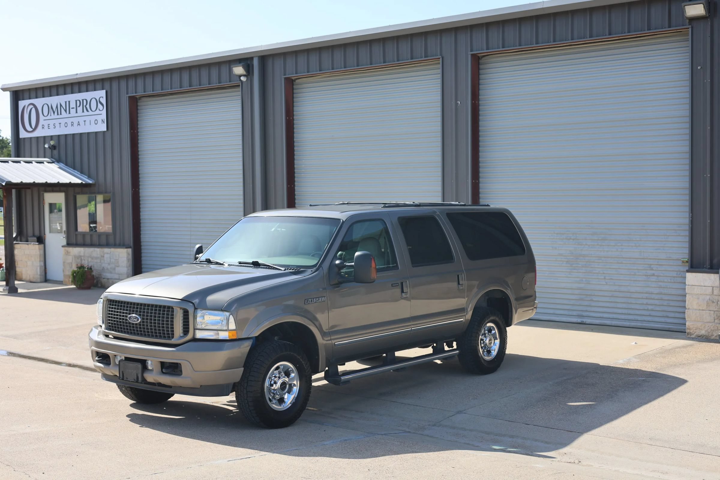Used 2004 Ford Excursion Limited AWD/4WD image 10