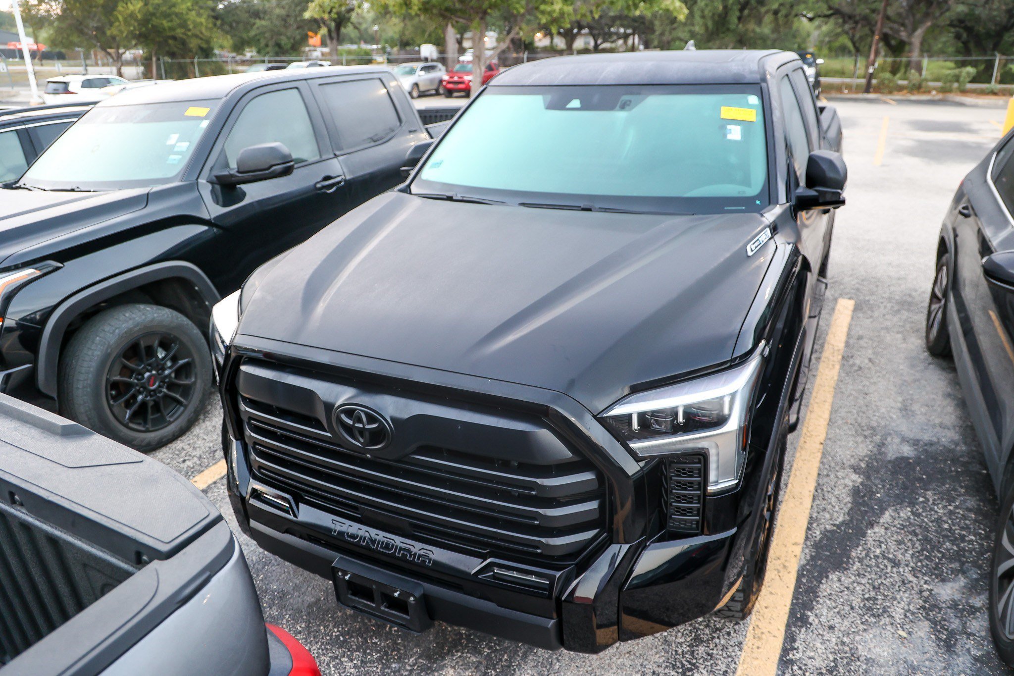 Used 2025 Toyota Tundra Limited AWD/4WD image 4