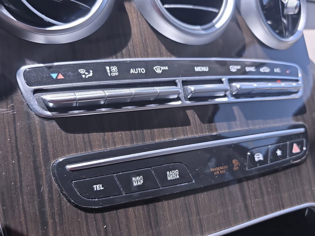 Used 2022 Mercedes-Benz GLC 300 image 23