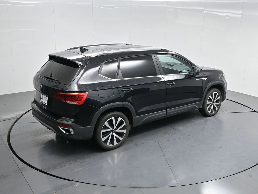 Used 2023 Volkswagen Taos SE w/ Panoramic Sunroof Package image 62