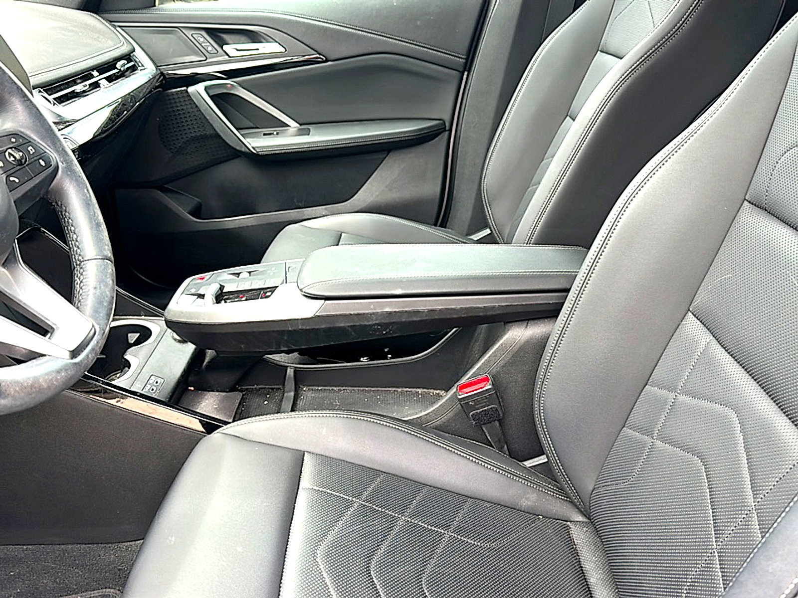 Certified 2024 BMW X1 xDrive28i w/ Convenience Package AWD/4WD image 6