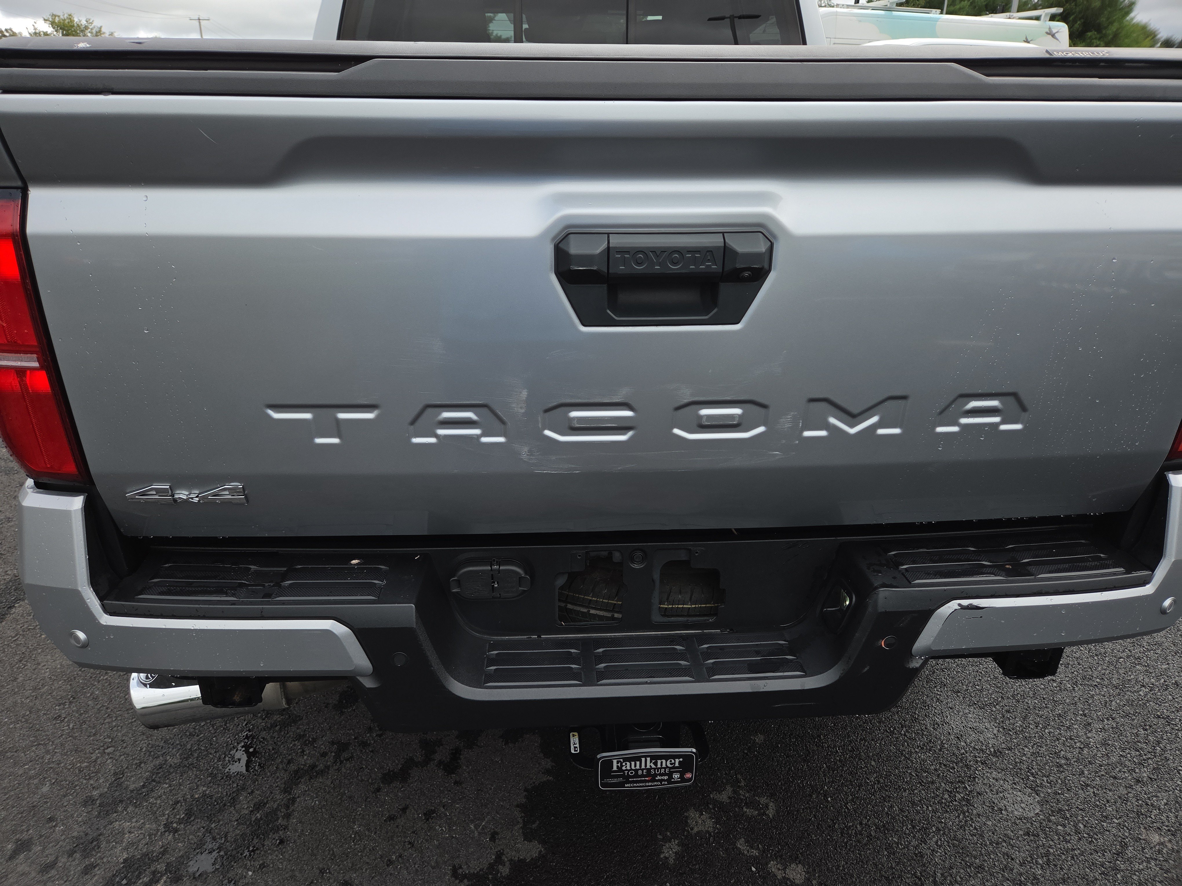 Used 2024 Toyota Tacoma SR5 AWD/4WD image 25