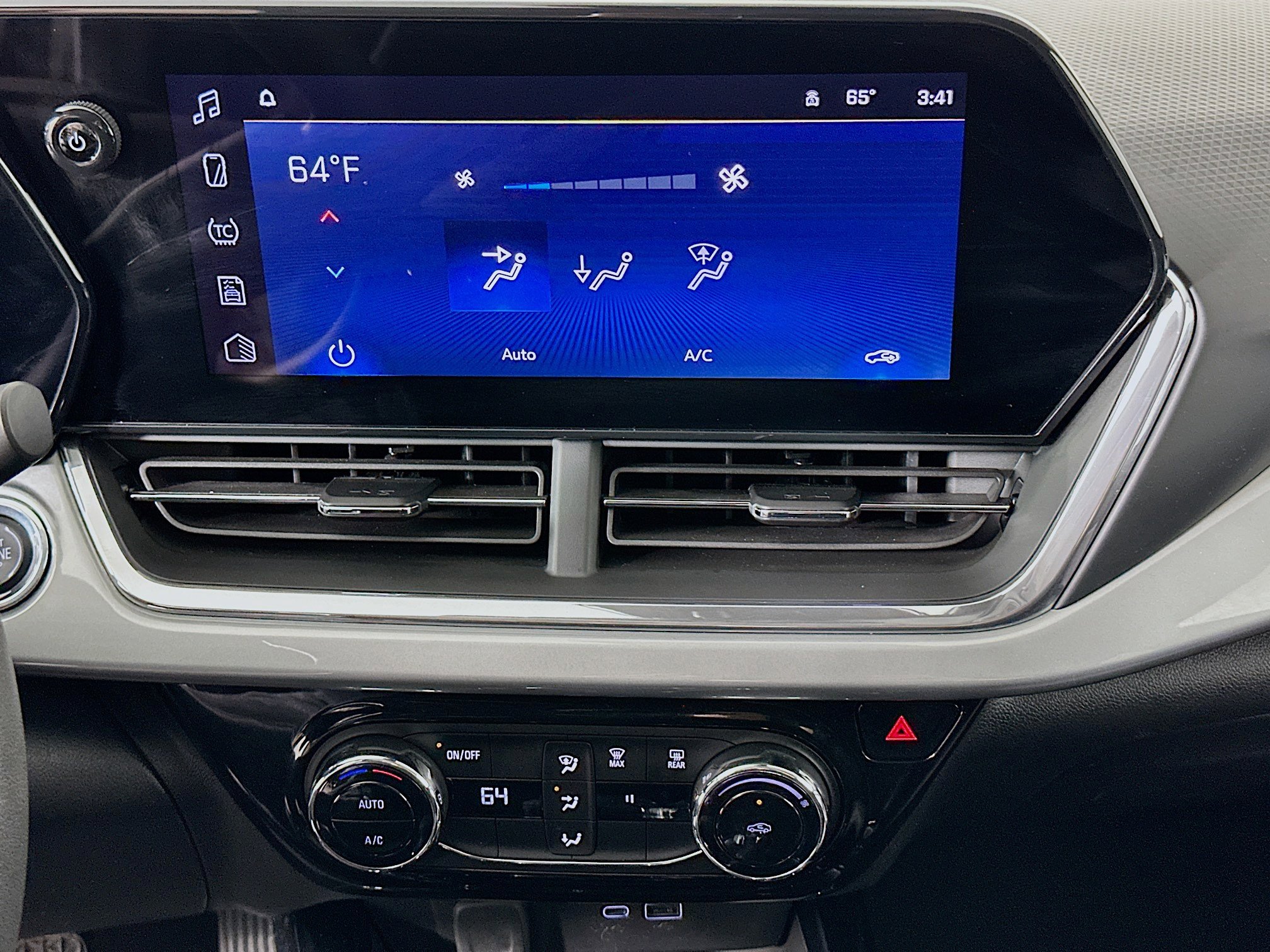 Used 2025 Chevrolet Trax LT FWD image 23