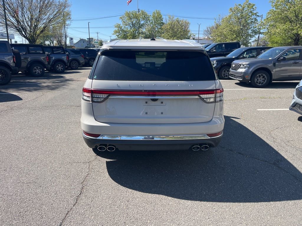 Used 2022 Lincoln Aviator Reserve w/ Equipment Group 201A image 5