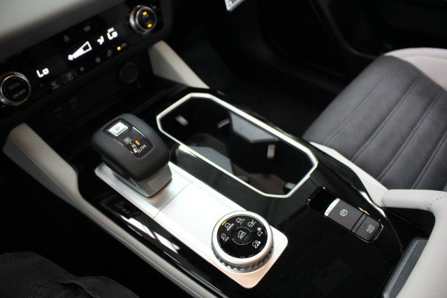 New 2026 Mitsubishi Outlander SE image 14