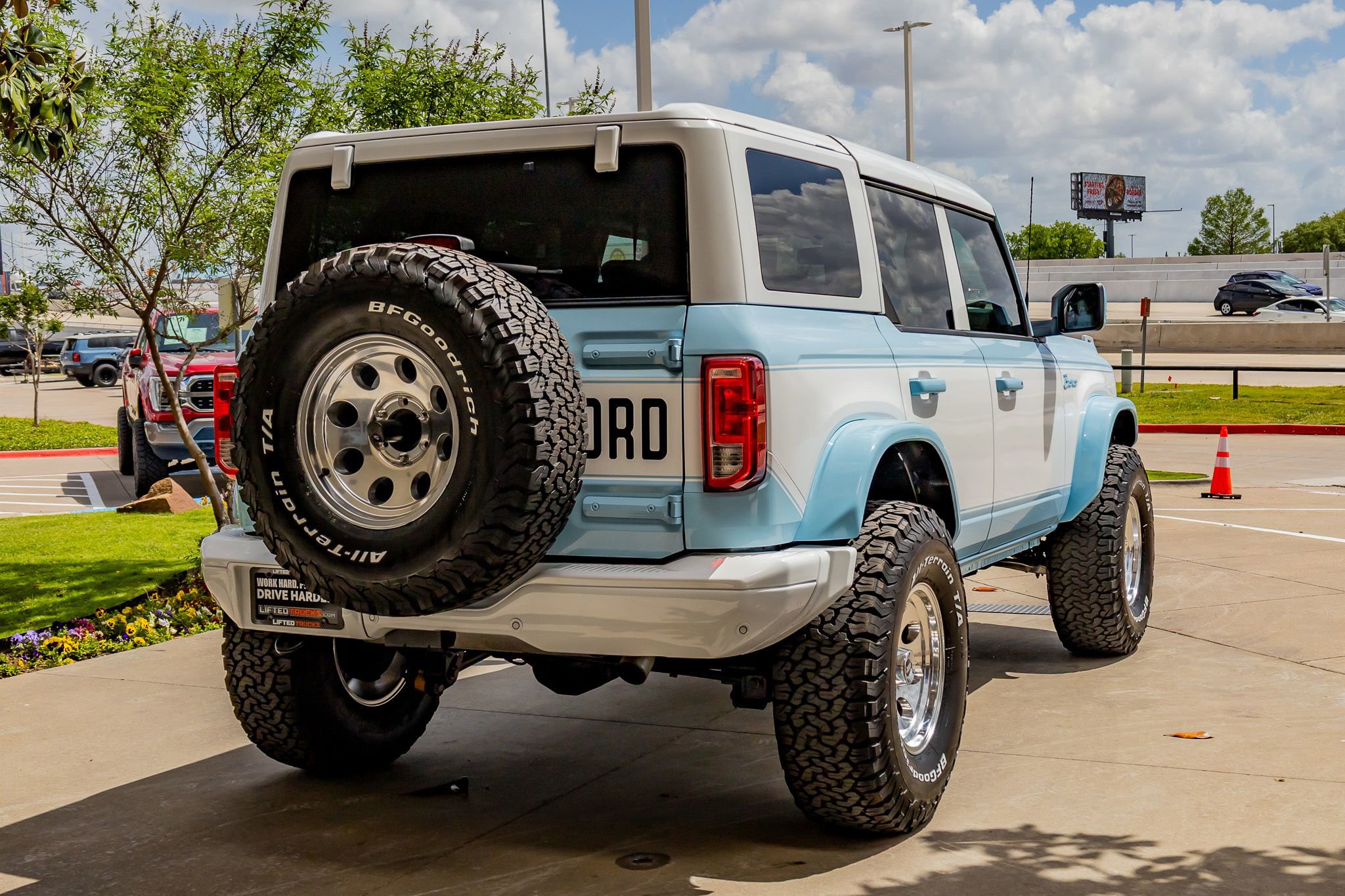 Used 2025 Ford Bronco Heritage Edition image 10