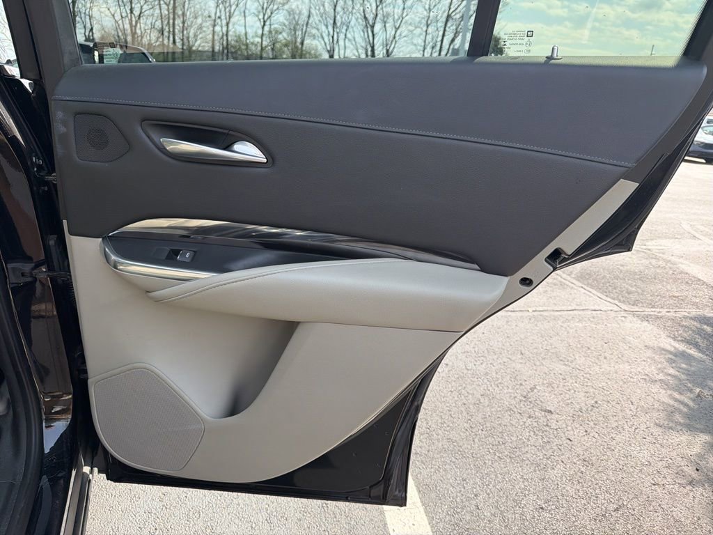 Used 2019 Cadillac XT4 Luxury w/ Cold Weather Package image 23