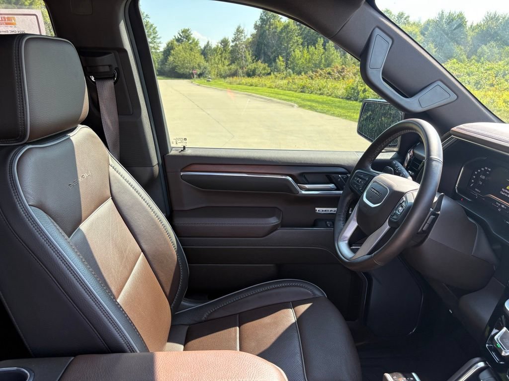 Used 2024 GMC Sierra 1500 Denali w/ Technology Package AWD/4WD image 47